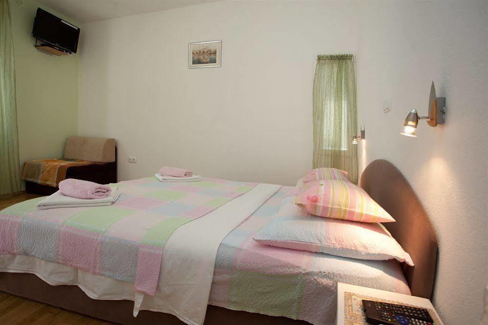 Central Old Town Rooms Split Eksteriør billede