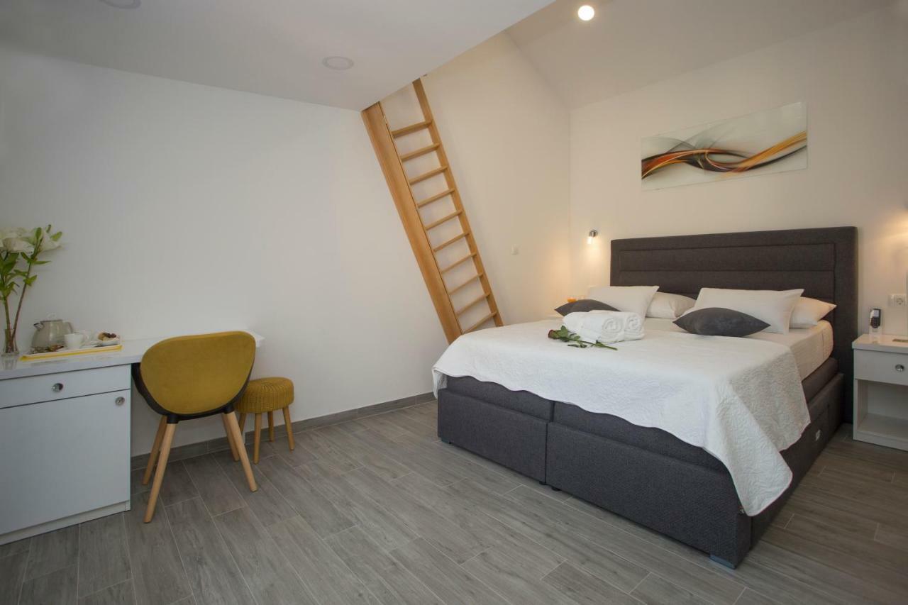 Central Old Town Rooms Split Eksteriør billede